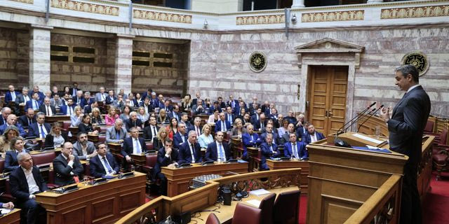 Θερινό “μασάζ” στους βουλευτές ΝΔ με φόντο ΟΠΕΚΕΠΕ και εκλογές