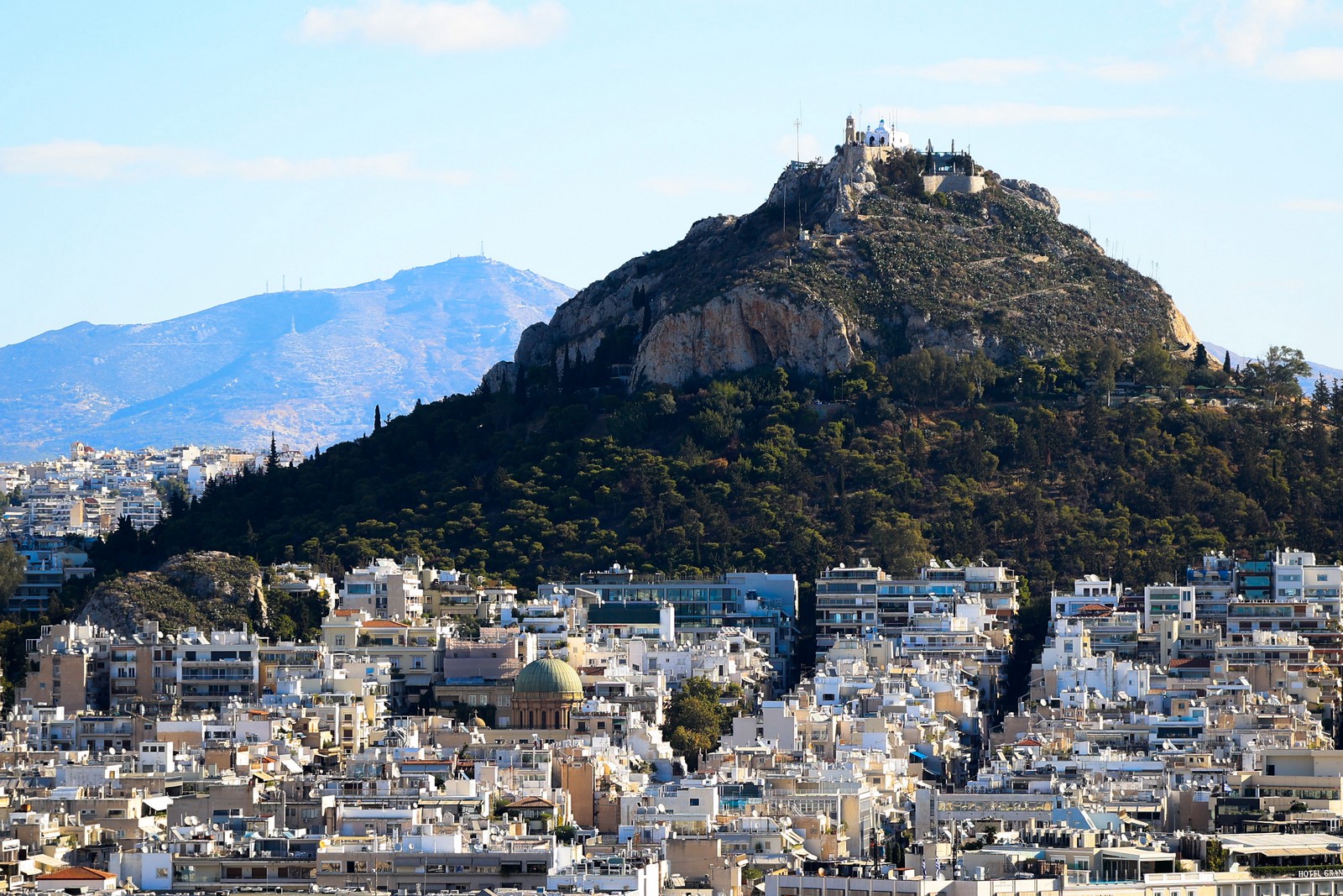 Κλείνουν Λυκαβηττός και λόφος Φινοπούλου λόγω ακραίου κινδύνου πυρκαγιάς