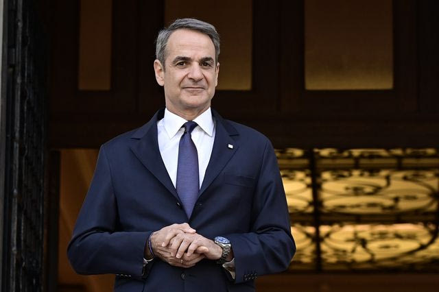 Ο Μητσοτάκης ποντάρει στον “Τσίπρα του 2015” για την ψήφο των δεξιών