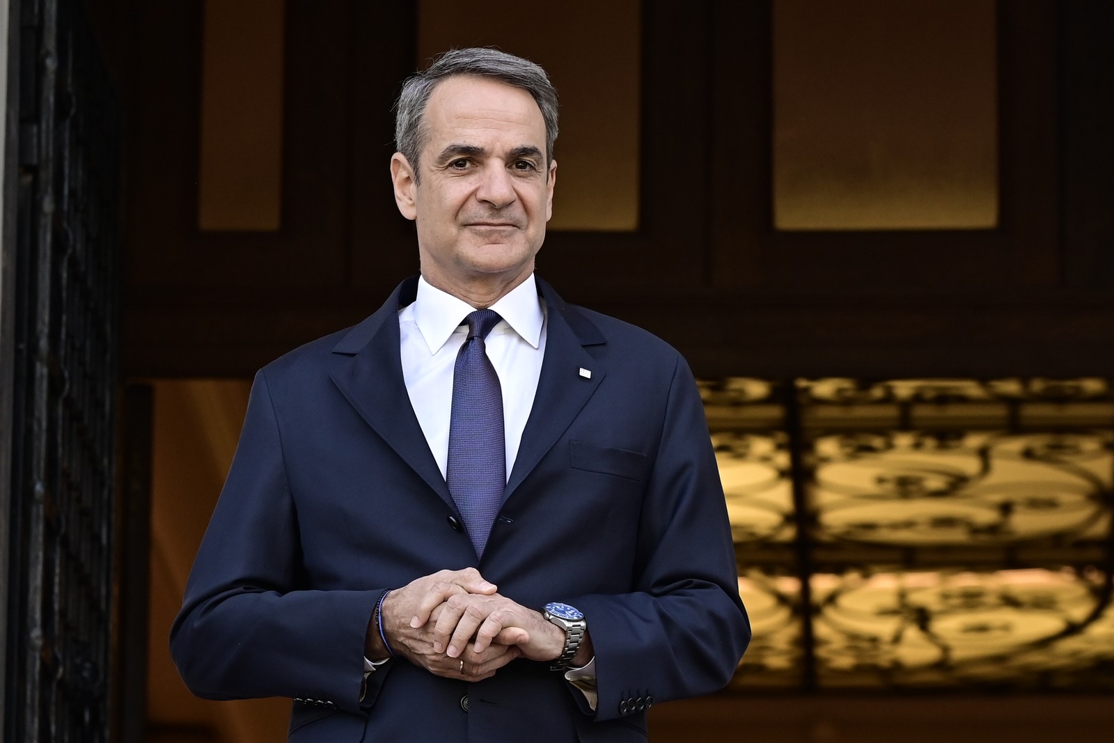 Ο Μητσοτάκης ποντάρει στον “Τσίπρα του 2015” για την ψήφο των δεξιών