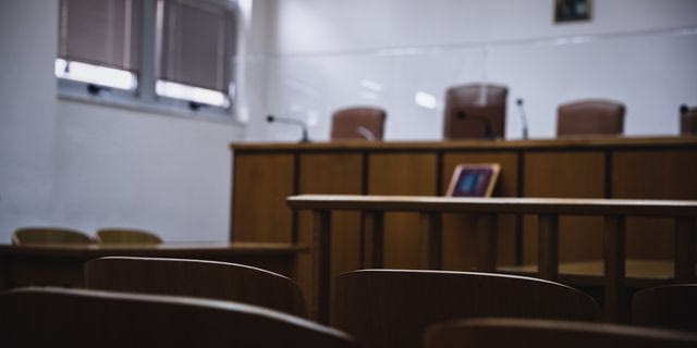 Απονομή δικαιοσύνης: Ρυθμούς επιτάχυνσης ”βλέπει” το αρμόδιο υπουργείο – Τι δείχνουν οι αριθμοί
