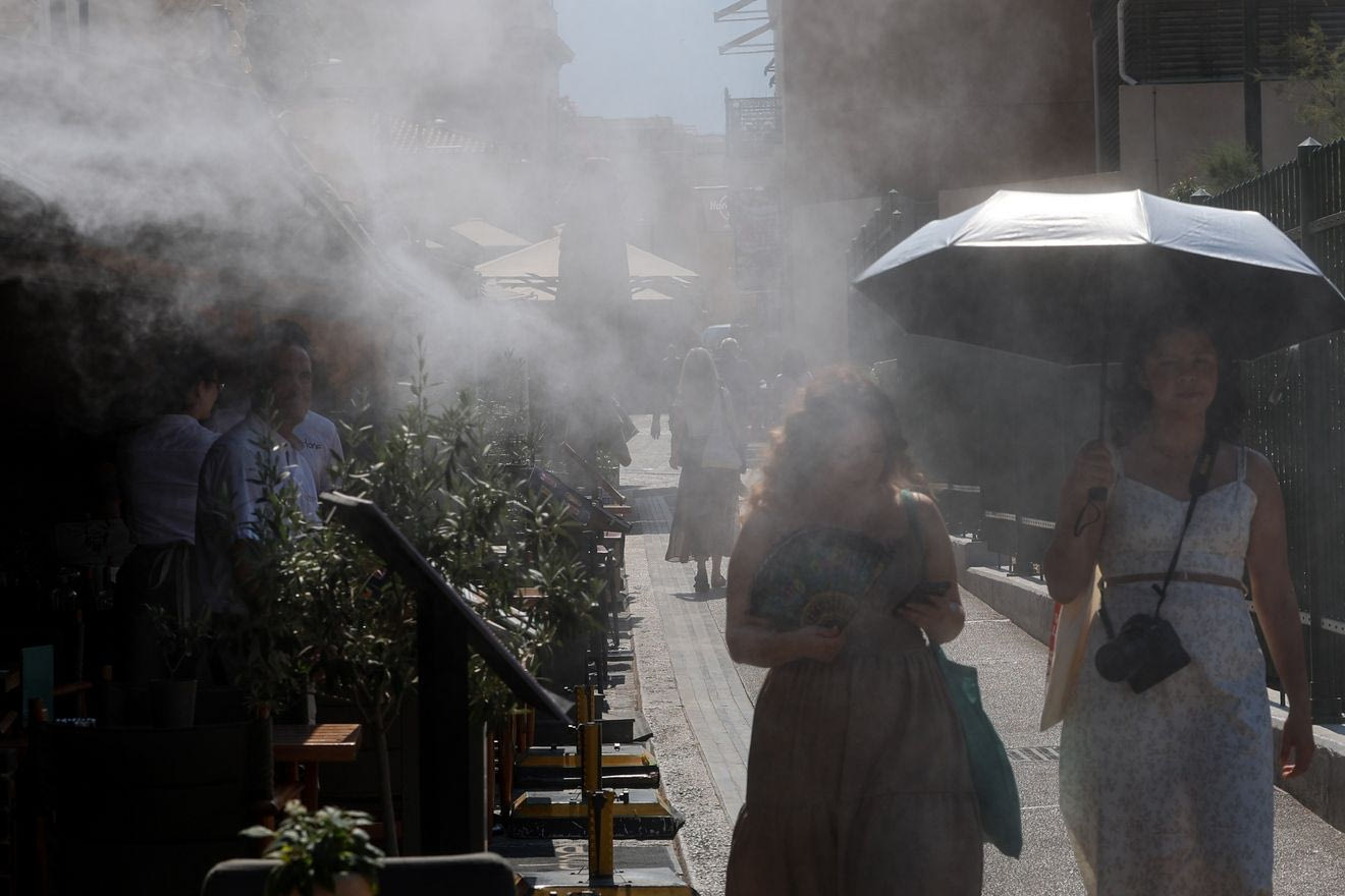 Ζέστη και υψηλές θερμοκρασίες στο κέντρο της Αθήνας