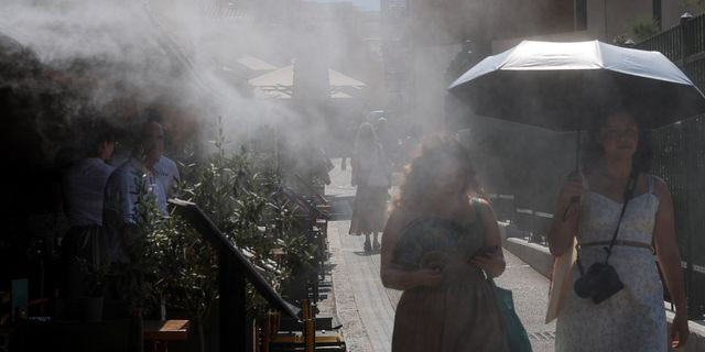 Ζέστη και υψηλές θερμοκρασίες στο κέντρο της Αθήνας
