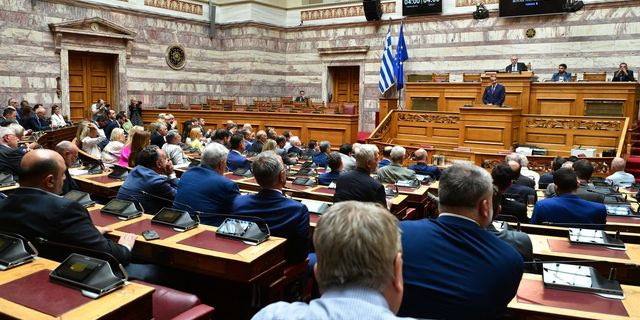 “Γαλάζιος καημός” για τον ΟΠΕΚΕΠΕ – “Στο συρτάρι” το ασυμβίβαστο υπουργού με βουλευτή
