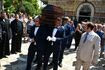 Συγκίνηση στο τελευταίο αντίο στη σπουδαία Μαίρη Λίντα