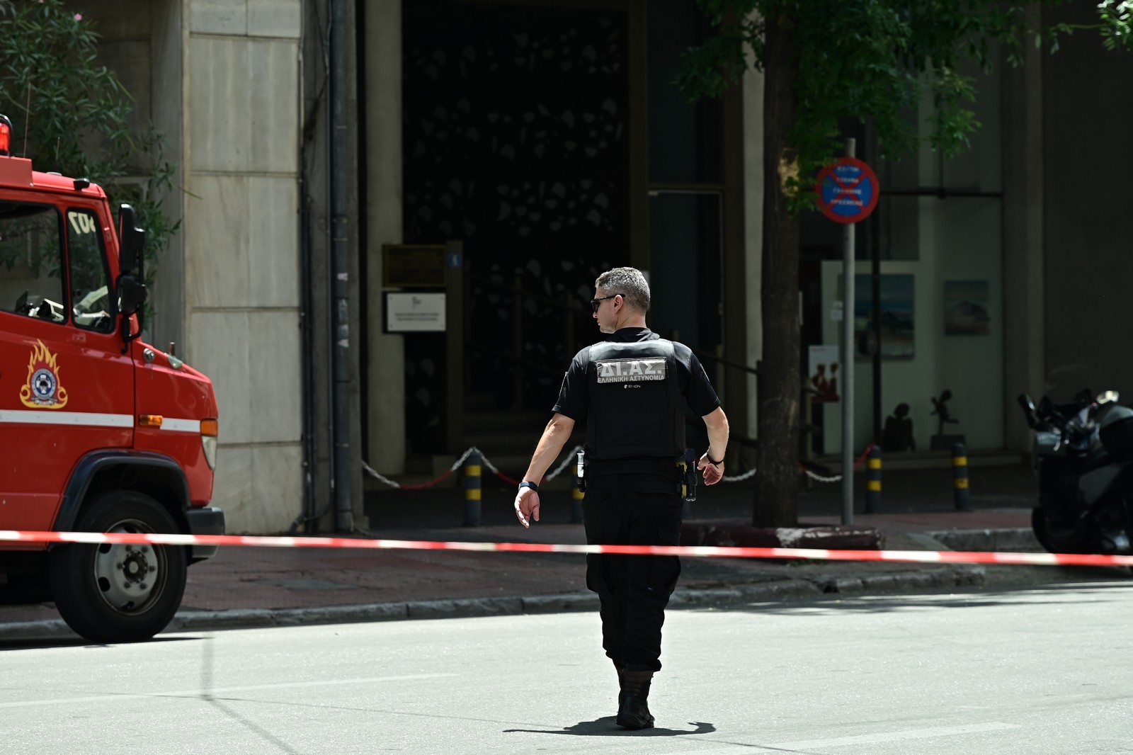 Μπαράζ απειλών για βόμβες σε πρεσβείες και επιμελητήρια στο κέντρο της Αθήνας
