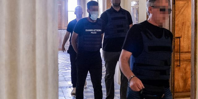Σύρος: Σε κατ’οίκον περιορισμό ο 41χρονος λόγω διχογνωμίας – Ελεύθερη με όρους η σύζυγος