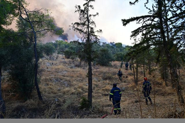 Φωτιά στην Περιφερειακή Αιγάλεω – Πυρκαγιά και στο Χαϊδάρι, εκκένωση προς Περιστέρι