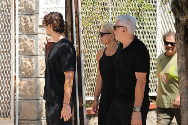 To τελευταίο αντίο στον Λορέντζο Καριέρε – Συγγενείς και φίλοι συγκινημένοι στην κηδεία