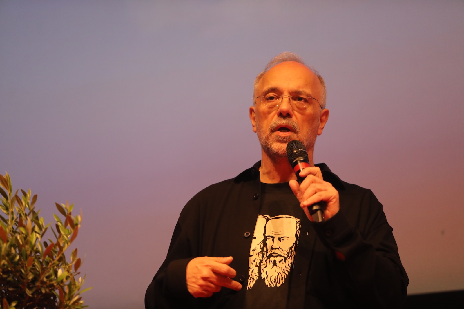 Ο Θ. Αυγερινός παραιτήθηκε από εκπρόσωπος του κόμματος Καρυστιανού - Αιχμηρή ανάρτηση