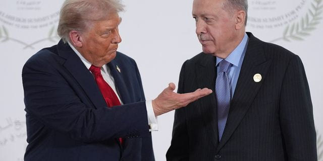 Εξωτερική πολιτική για το εσωτερικό ακροατήριο