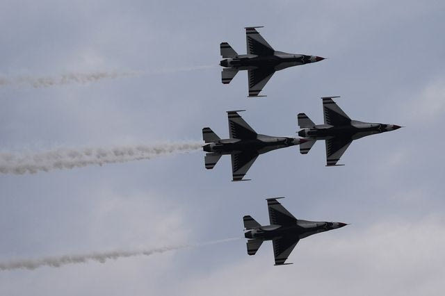 Axios: Ο Τραμπ εξετάζει κλιμάκωση κατά του Ιράν – Ενισχύει με αεροσκάφη το Ισραήλ