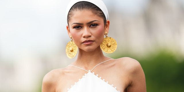 Σάλος με τα αρχαία ιρανικά σκουλαρίκια της Zendaya στην προώθηση της “Οδύσσειας” του Νόλαν