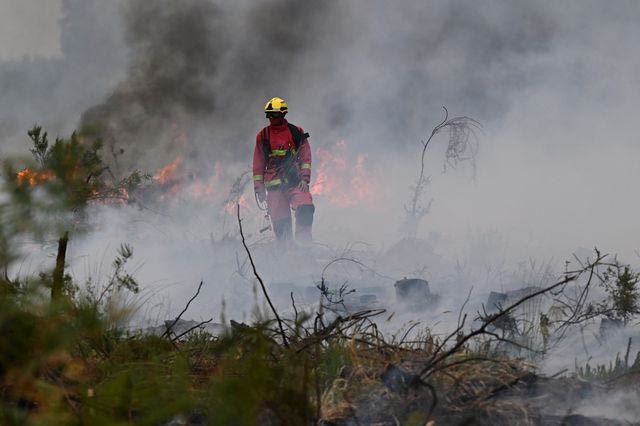 Εκτός ελέγχου οι φωτιές στη Γαλλία – Οι φλόγες πλησιάζουν το Μπορντό