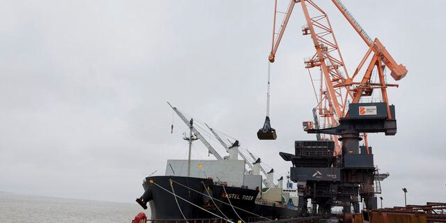 Η Μεγάλη Βρετανία εθνικοποίησε τη χαλυβουργία British Steel