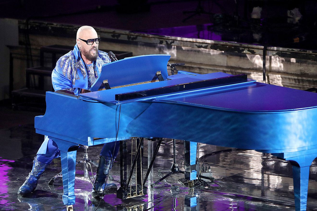 Όταν ο Desmond Child ένωσε τη διεθνή rock σκηνή κάτω από την Ακρόπολη – Το άλμπουμ