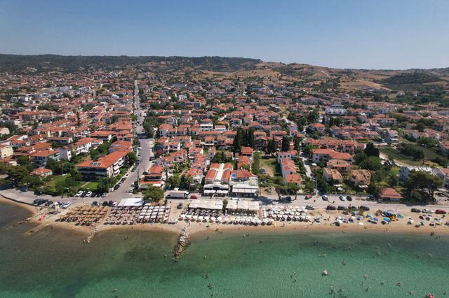 Χαλκιδική: Νέα σπίτια παντού, όσο οι υποδομές καταρρέουν