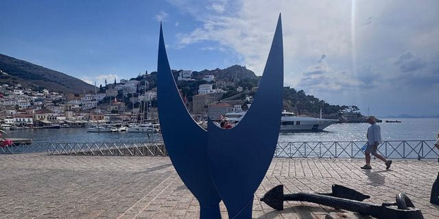 Anadyomene, 2026, αλουμίνιο, ηλεκτροστατική βαφή paint