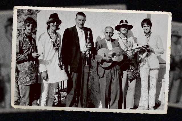 "Όταν φωτογράφισα τους Beatles στην Αράχωβα" - Κλαρίνα, LSD και ο αγενής Λένον