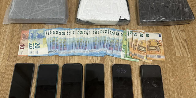 Νέα Ερυθραία: Συνελήφθησαν τρία άτομα για διακίνηση κοκαΐνης