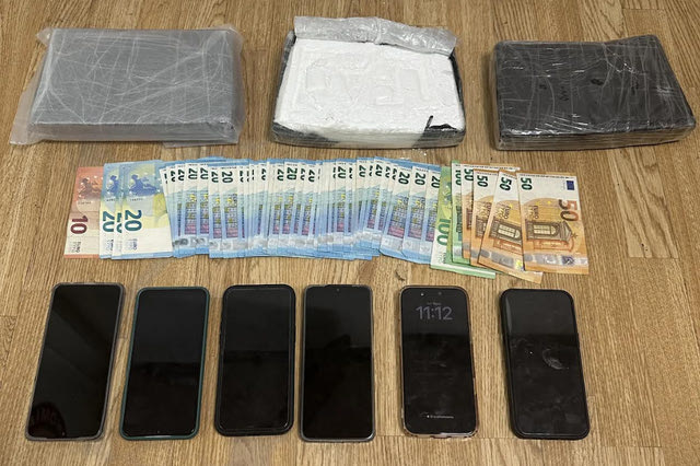Νέα Ερυθραία: Συνελήφθησαν τρία άτομα για διακίνηση κοκαΐνης