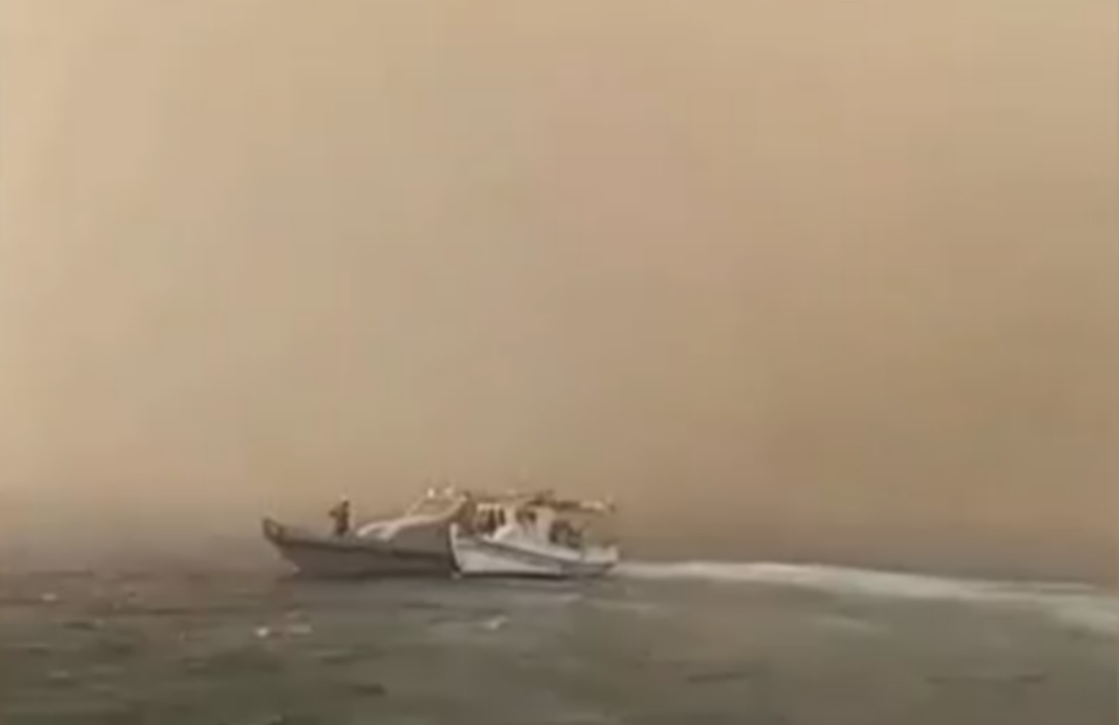 Φωτιά στο Ρέθυμνο: Απεγκλωβίστηκαν πολίτες δια θαλάσσης – Βίντεο