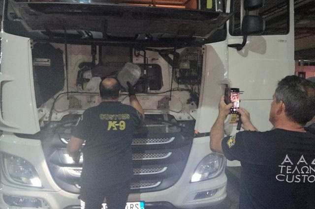 Τελωνεία: Από ναρκωτικά μέχρι παπαγάλους – Τι εντόπισαν οι έλεγχοι της ΑΑΔΕ