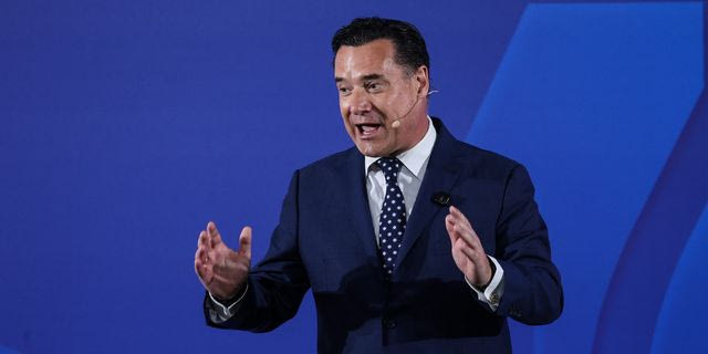 Η στρατηγική της ΕΛ.Α.Σ. απέναντι στον “υπαρκτό Αδωνισμό”