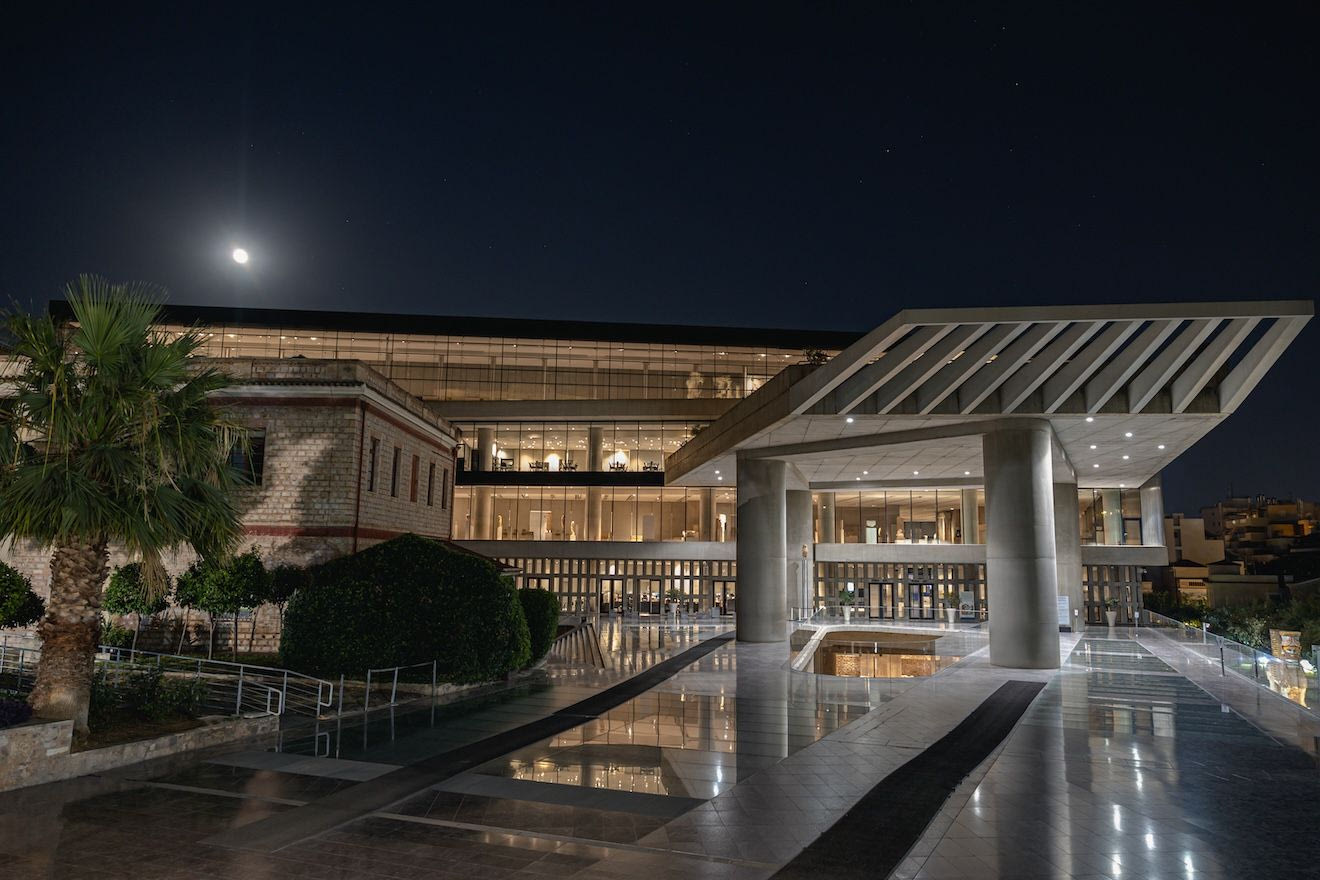 Αυγουστιάτικη πανσέληνος στο Μουσείο Ακρόπολης