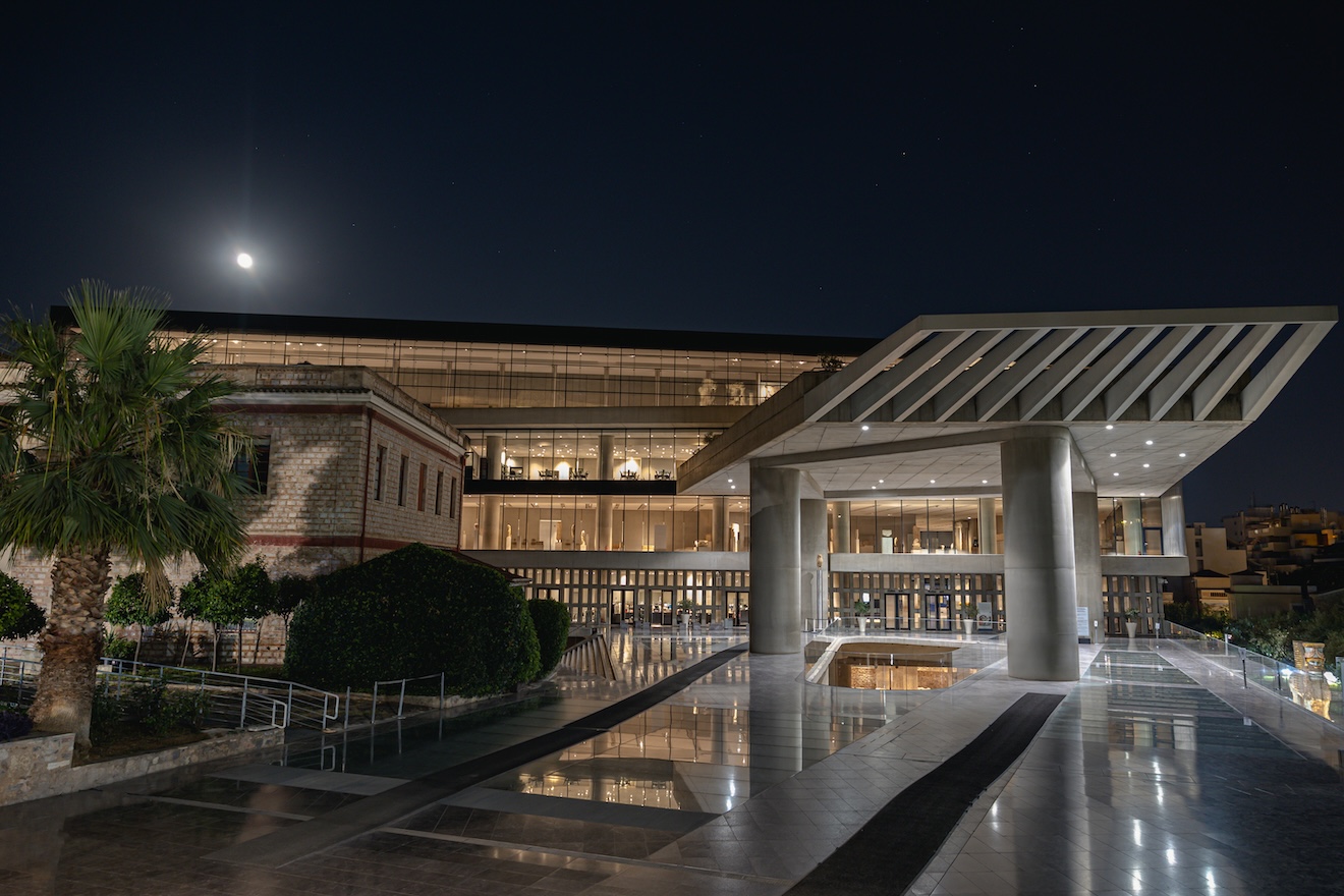 Αυγουστιάτικη πανσέληνος στο Μουσείο Ακρόπολης