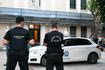 ΠΡΟΦΥΛΑΚΙΣΤΗΚΑΝ ΟΙ ΔΥΟ ΑΣΤΥΝΟΜΙΚΟΙ ΠΟΥ ΚΑΤΗΓΟΡΟΥΝΤΑΙ ΓΙΑ ΤΟΝ ΤΡΑΥΜΑΤΙΣΜΟ ΤΟΥ 20ΧΡΟΝΟΥ ΣΤΗΝ ΔΙΑΡΚΕΙΑ ΚΑΤΑΔΙΩΞΗΣ ΣΤΟ ΑΡΓΟΣ