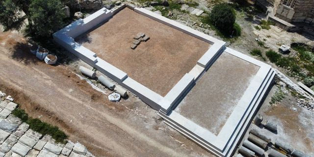 Γιατί τόσο τσιμέντο (και) στην Αρχαία Αγορά;