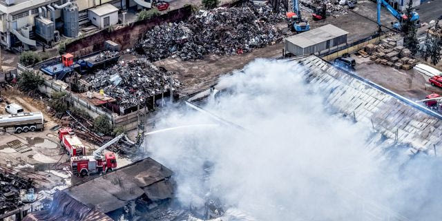 Λήψεις drone απ τη πυρκαγιά στη περιοχή του Ασπρόπυργου