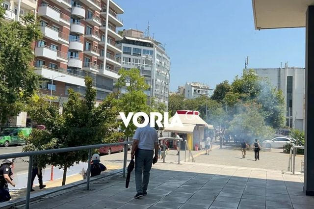 Εμπρηστική επίθεση στη Θεσσαλονίκη: Ένταση στα δικαστήρια μετά την προφυλάκιση του 25χρονου