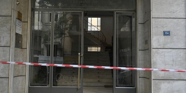Νεκρός εντοπίστηκε μέσα στο γραφείο του στο κέντρο της Αθήνας ο ποινικολόγος Σταύρος Γεωργίου.