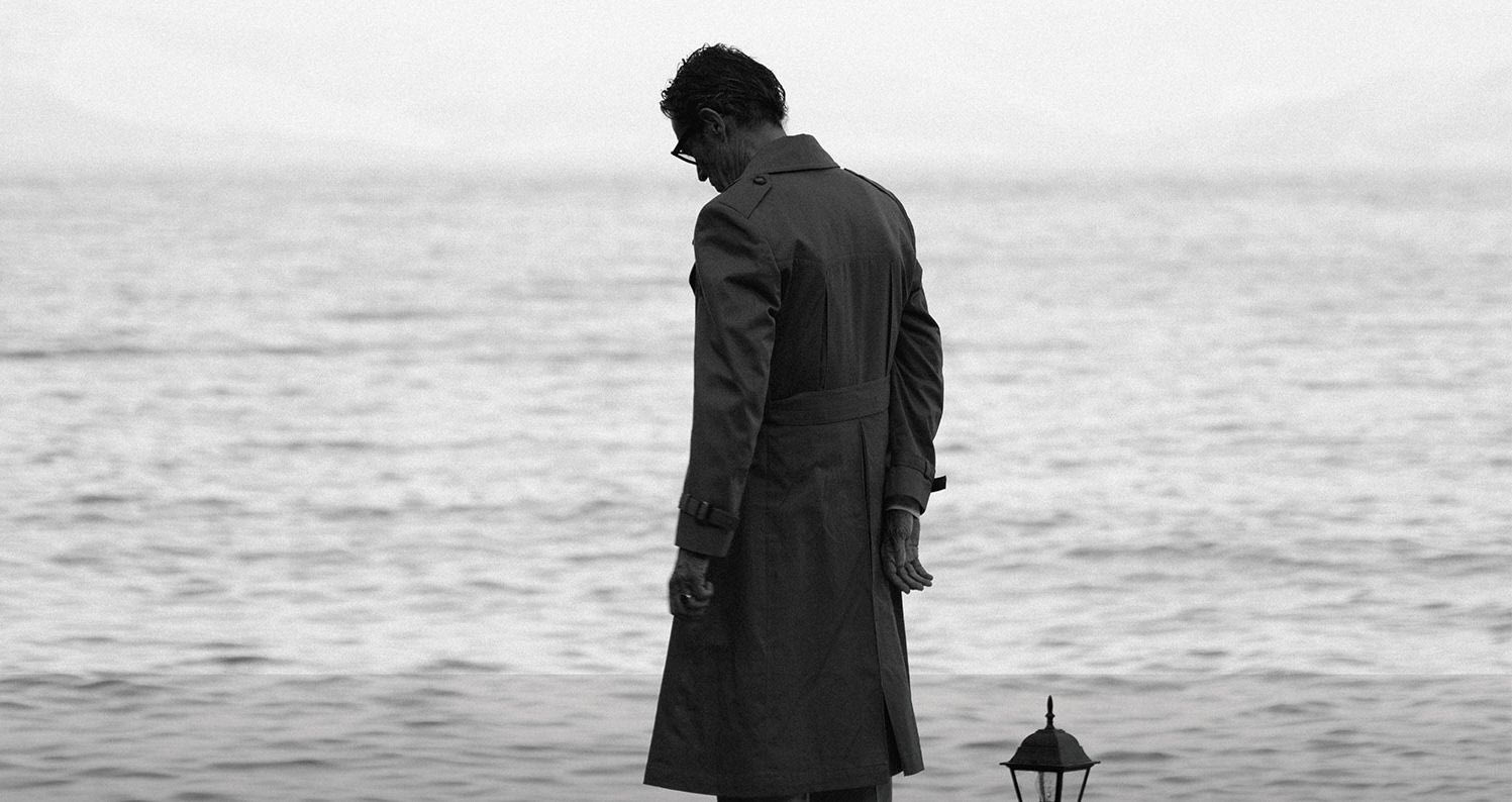 Η διασκευή που κάνει το “Don’t Let Me Be Misunderstood” να μοιάζει με θρίλερ