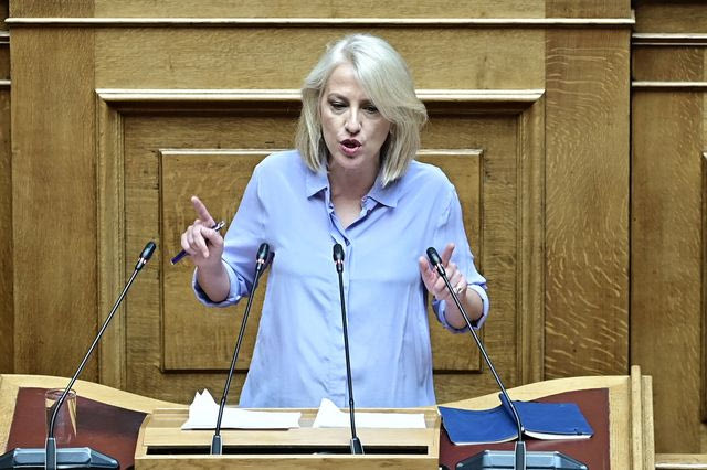 Δούρου: Αντιδραστική και αναχρονιστική η πρόταση Συνταγματικής Αναθεώρησης