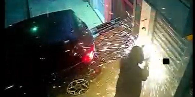 Συνελήφθη αρχηγικό μέλος σπείρας που έκλεβε αυτοκίνητα και ανατίναζε ΑΤΜ