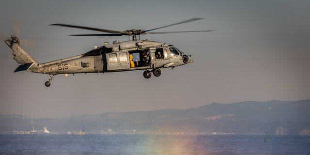 ΗΠΑ: Στρατιωτικό ελικόπτερο κατέπεσε στην Αραβική Θάλασσα – Ένας αγνοούμενος