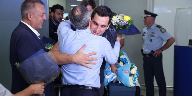Η Εθνική Πόλο Ανδρών επέστρεψε θριαμβεύτρια στην Ελλάδα μετά το χρυσό του World Cup