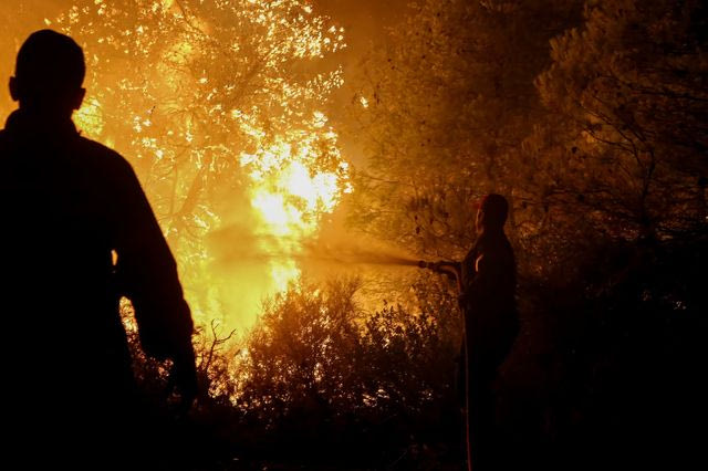 Επιχείρηση κατάσβεσης πυρκαγιάς, φωτογραφία αρχείου