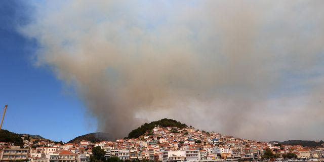 Τρεις νεκροί πυροσβέστες από τις φωτιές σε Κρήτη, Γύθειο – Εκτός ελέγχου το μέτωπο στο Ρέθυμνο