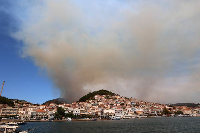 3 νεκροί πυροσβέστες σε Κρήτη, Γύθειο – Εκτός ελέγχου το μέτωπο στο Ρέθυμνο, 112 και στο Λασίθι