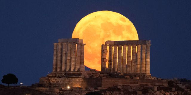 Πανσέληνος Ιουλίου: Πότε θα δούμε το “Φεγγάρι του Κόκκινου Ελαφιού”