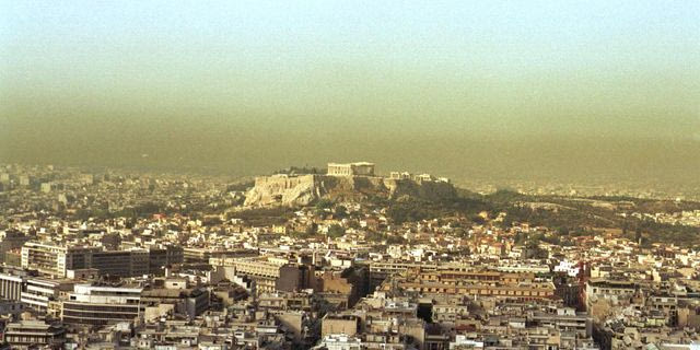 Νέφος: Τα καλοκαίρια που οι Αθηναίοι δεν έβλεπαν την Ακρόπολη