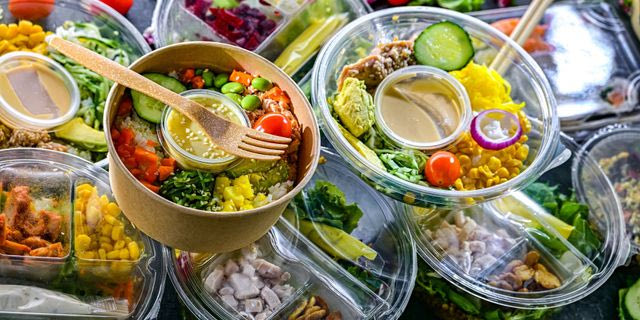 Από την τυρόπιτα στο protein bowl: Η μεγάλη έκρηξη του έτοιμου γεύματος στην Ελλάδα