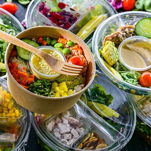 Από την τυρόπιτα στο protein bowl: Η μεγάλη έκρηξη του έτοιμου γεύματος στην Ελλάδα