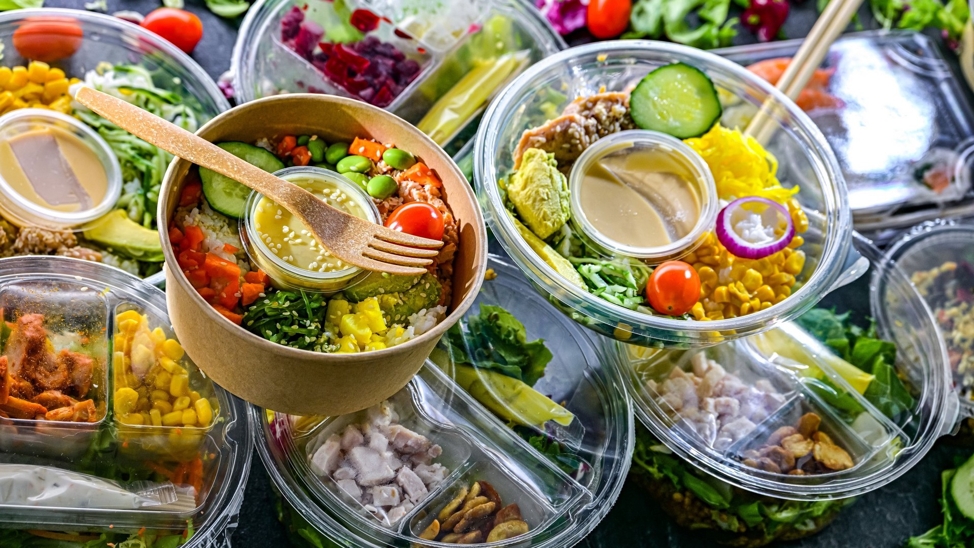 Από την τυρόπιτα στο protein bowl: Η μεγάλη έκρηξη του έτοιμου γεύματος στην Ελλάδα
