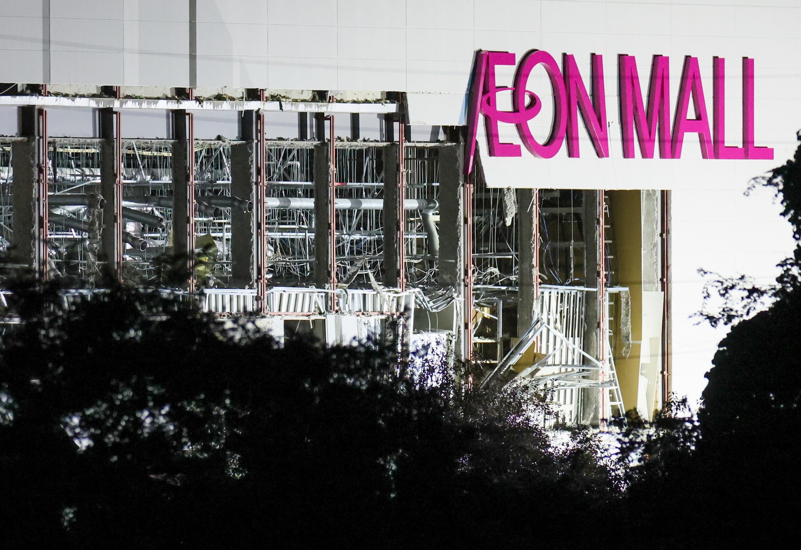 Σεισμός στην Ιαπωνία: Αγωνία για τους εγκλωβισμένους σε εμπορικό κέντρο και εργοστάσιο – Τουλάχιστον 19 αγνοούμενοι