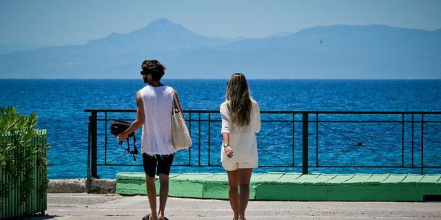 Καιρός: Άνοδος της θερμοκρασίας και αφρικανική σκόνη με ασθενείς βροχές